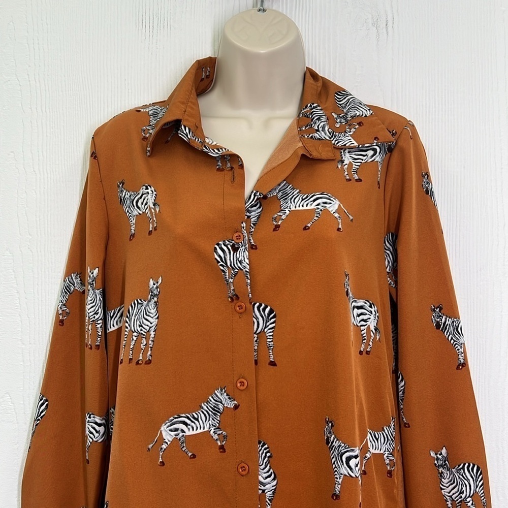 Sunday Up - Burnt Orange Zebra Patterned Button Up Lightweight Blouse Small - Picture 6 of 10